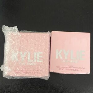 Kylie Cosmetics Kylighter-Pressed Illuminating Powder 060 Queen drip highlighter